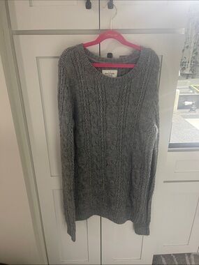 Abercrombie & Fitch Gray Cable Knit Pullover Sweater